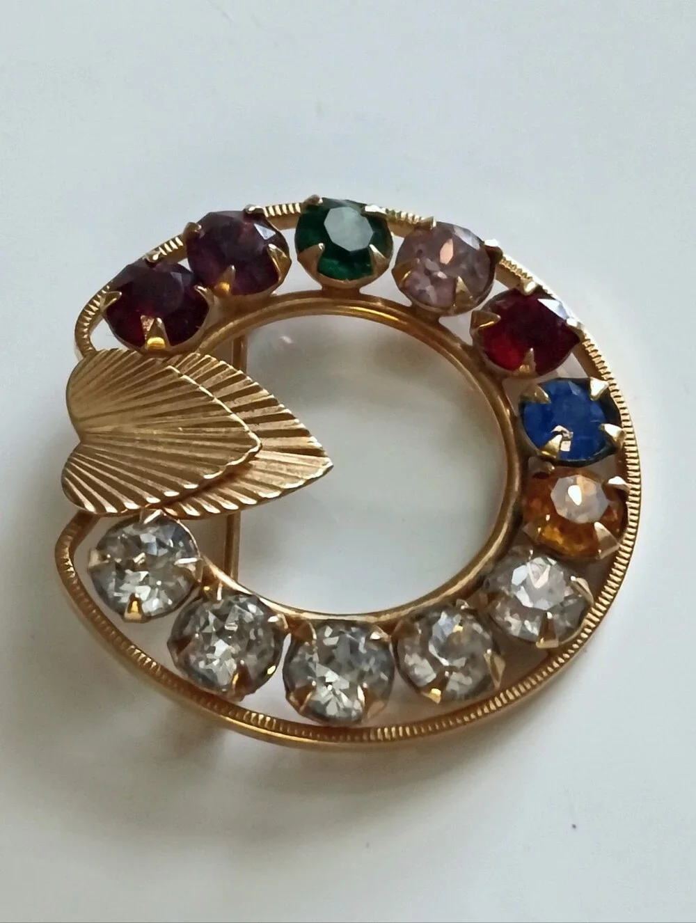 Vintage De Curtis 12K GF Textured Heart Rhinestone Wreath Brooch Circa 1950s